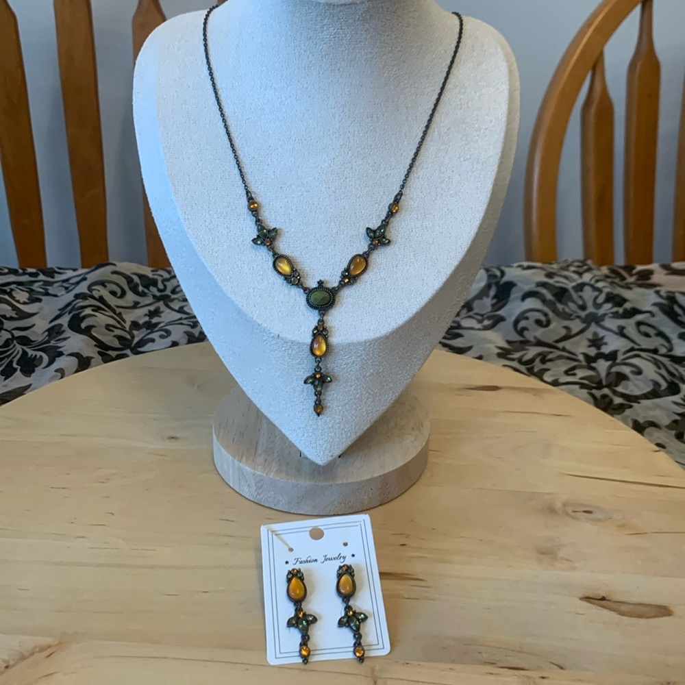 Green and Yellow Necklace set